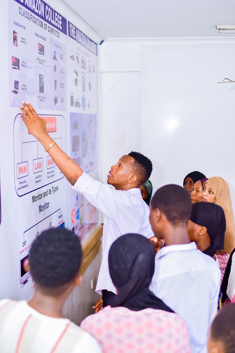 Official Amazon College campus photo — ICT classroom and practical learning.