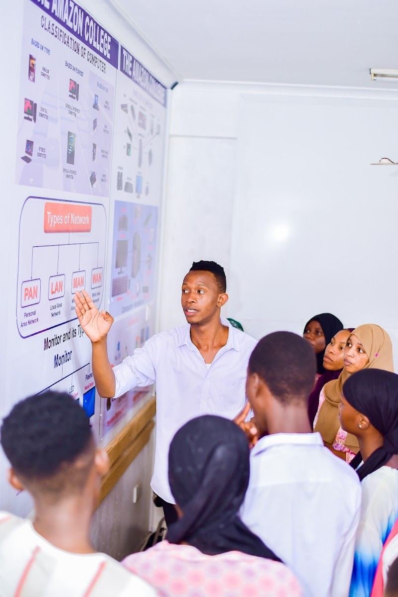 Official Amazon College campus photo — ICT classroom and practical learning.